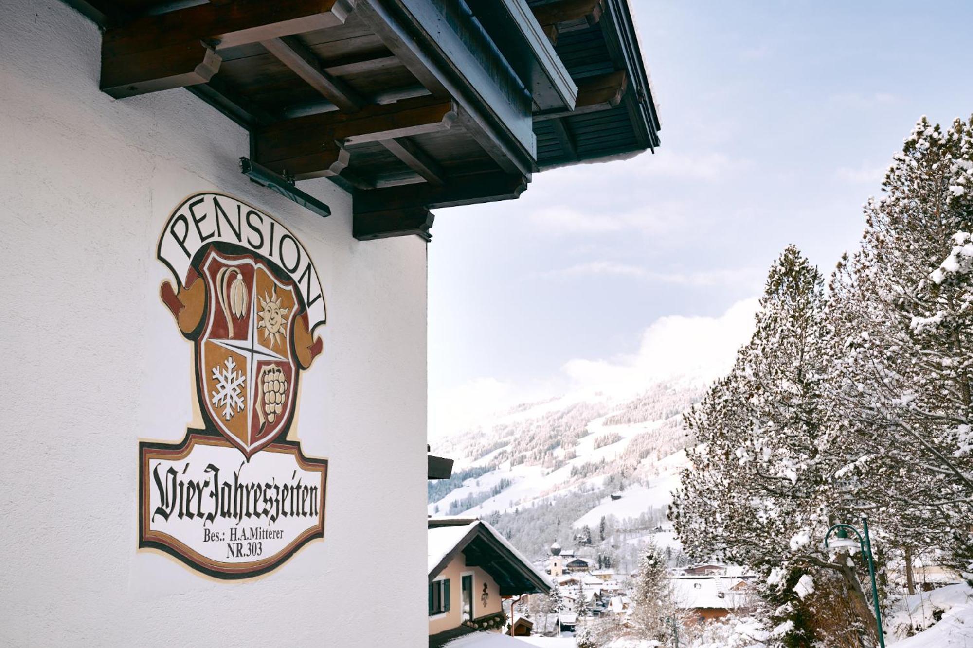 Pension Vier Jahreszeiten Saalbach-Hinterglemm Exterior photo
